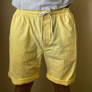 🌻 H&M men’s shorts